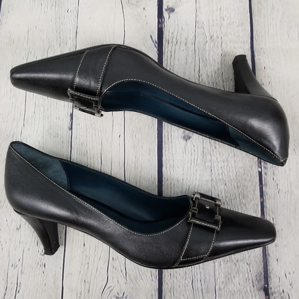 BILL BLASS | black tapered toe pumps heels